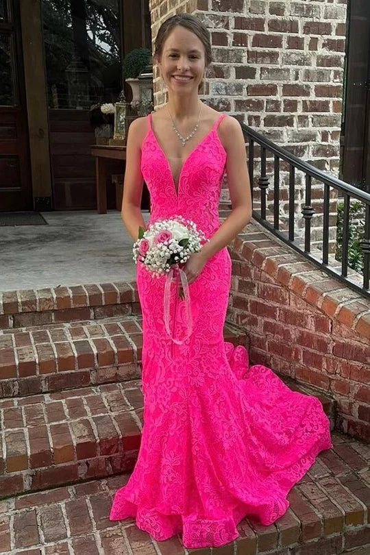 Vestido de fiesta largo con tirantes finos, encaje de trompeta, espalda abierta y cola